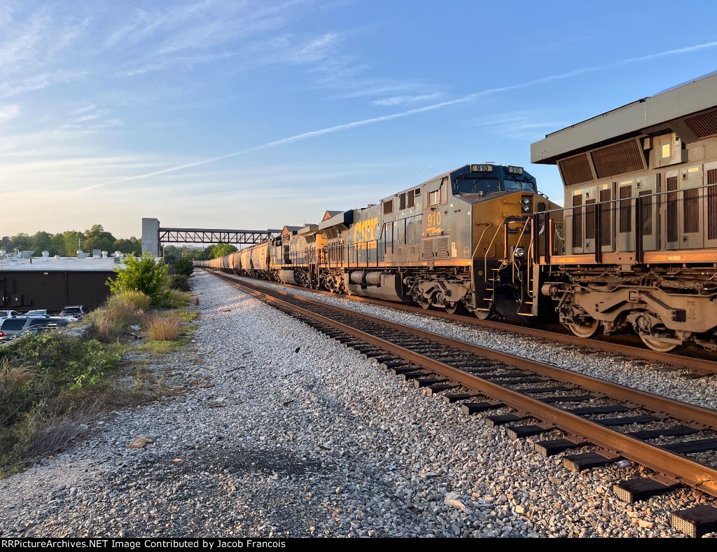 CSX 910